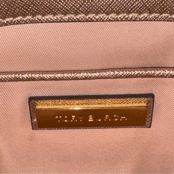 Tory Burch light rose gold, metallic Robinson purse - Picture 4 of 16